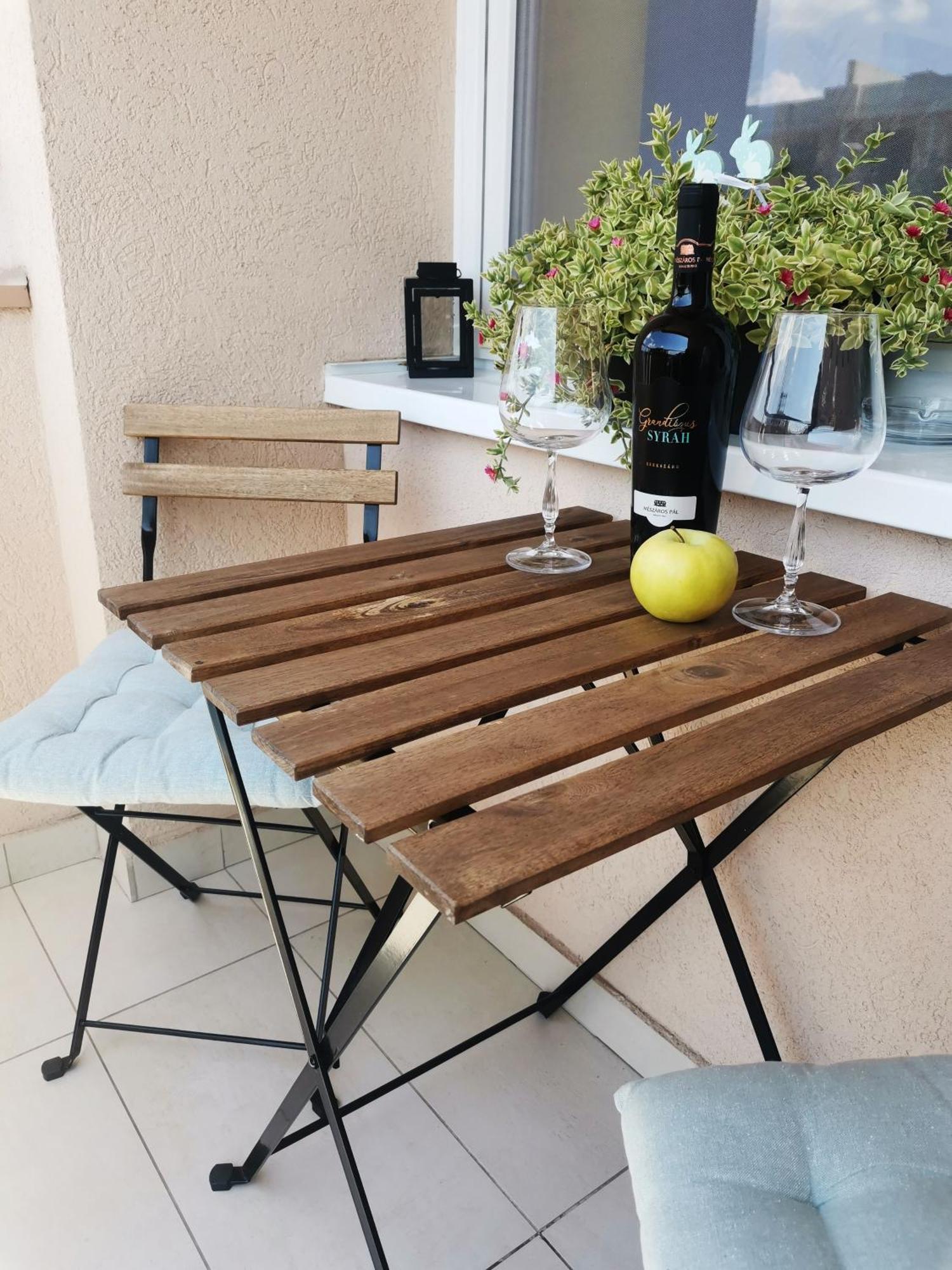 Green Apple Apartment سوبوتيتْسا المظهر الخارجي الصورة
